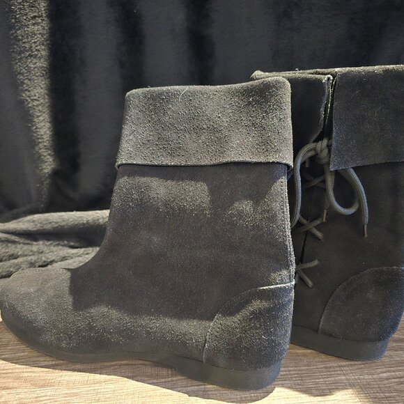 Viking Style “Sigurd” Black Suede Lace-Up Wedge Ankle Boots – Brand New
